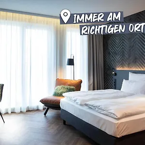 3* Szálloda Loginn Airport
